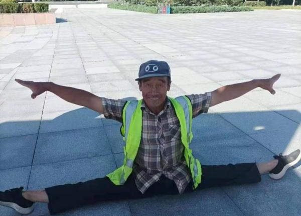 Freeway Cleaner Turns into Expert Ballet Dancer at 63, Is Residing His Easiest Life