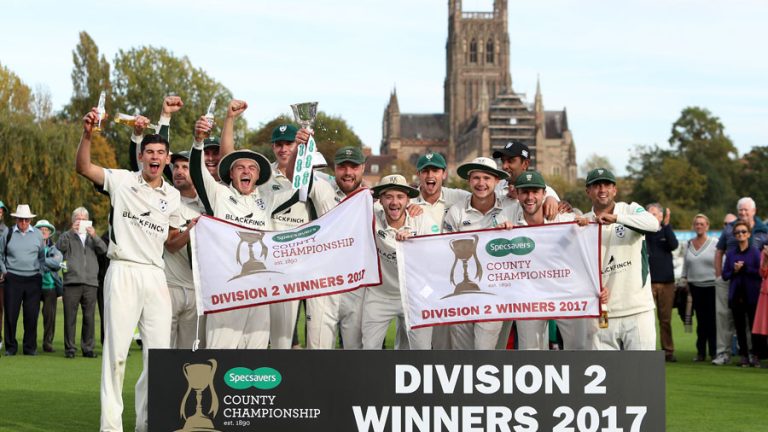Worcs crown season with Division Two title