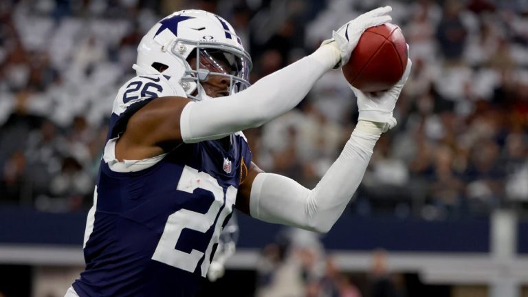 Cowboys CB DaRon Bland breaks NFL single-season pick-six story with fifth of 2023 in Thanksgiving rep