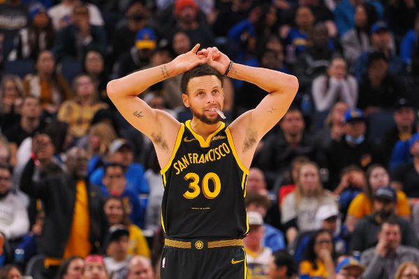 Dubs left looking out after Curry’s 38 no longer passable